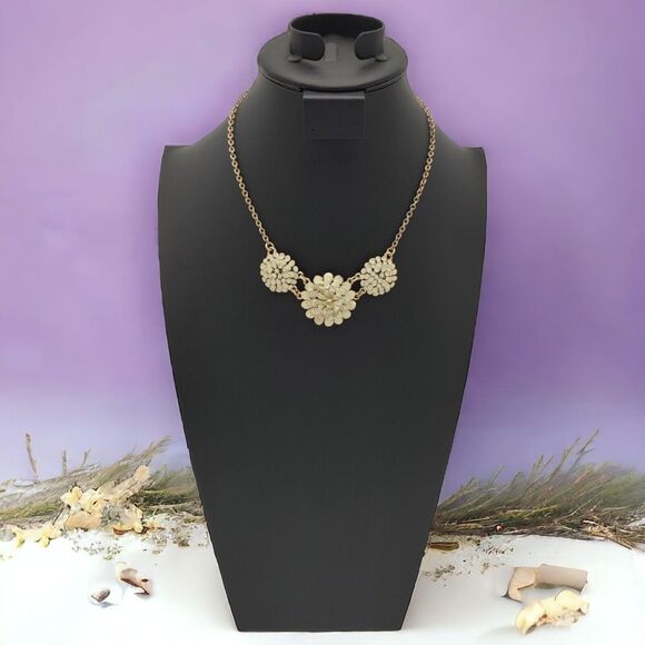 Lucky Brand Delicate Enamel Flowers Pale Green Adjustable Aged Brass Necklace - Picture 2 of 12